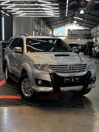 TOYOTA HILUX SW4 3.0 SRV 4X4 16V TURBO INTERCOOLER DIESEL 4P AUTOMÁTICO